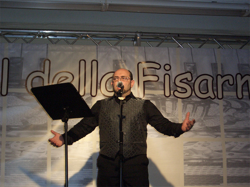 Album: Festival Agrate Brianza,14 Maggio 2006 - Descrizione: Il Tenore M.Faralli